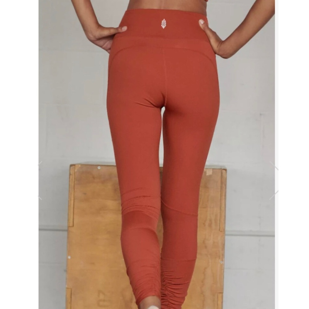 FP MOVEMENT Sienna Freeform Legging Small NWT - Picture 3 of 10